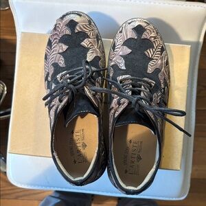 L'Artiste Black and Tan Shoes